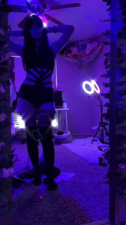 First-Time Lap Dance Slut Tease 💋🍑