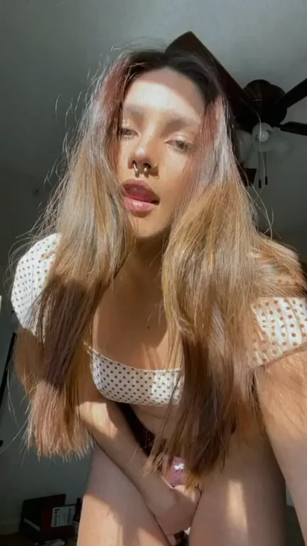 Can I show you my pussy