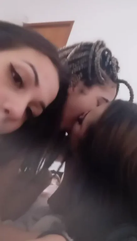 🔥 Live CamSluts Lesbo Kiss Fest 💋👅