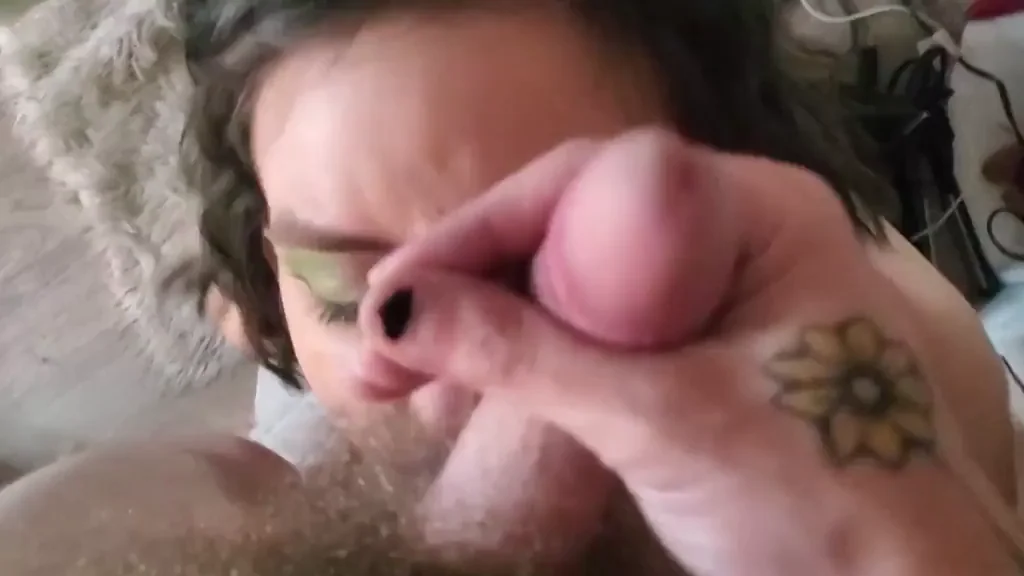 mhmmm i love taking a warm load to the face ?