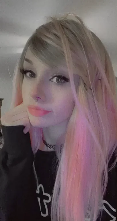 Am I cute enough to fuck? ?