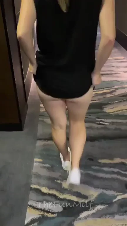 Hotel Hallway Ass Flash Dare 😈🍑🔥 [GIF]