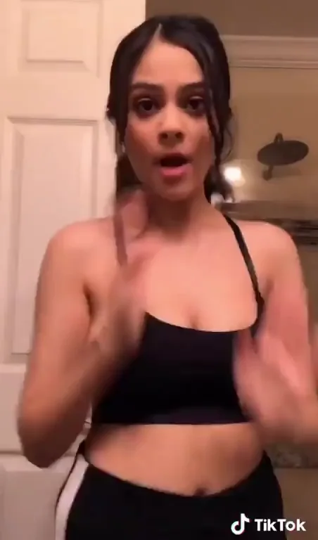18yo Big Titty Babe's Perfect Tease 😍🍈🍈