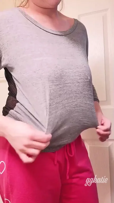 Post-Gym Grocery Slut Tease in Tight Gray Top and Pink Pants