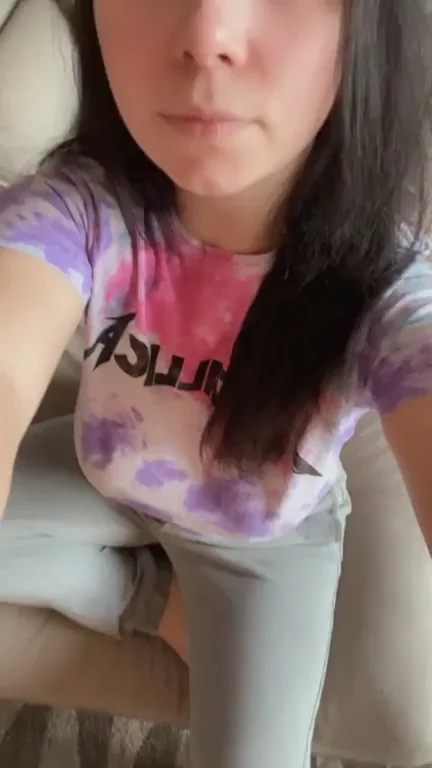 Hiding my boobs under tshirt, do you like them?