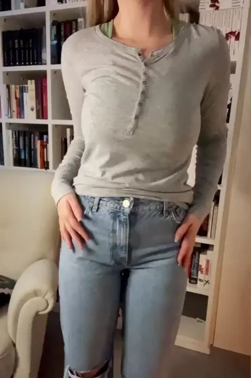 POV the nerdy girl flashes you - it’s better than you think ?