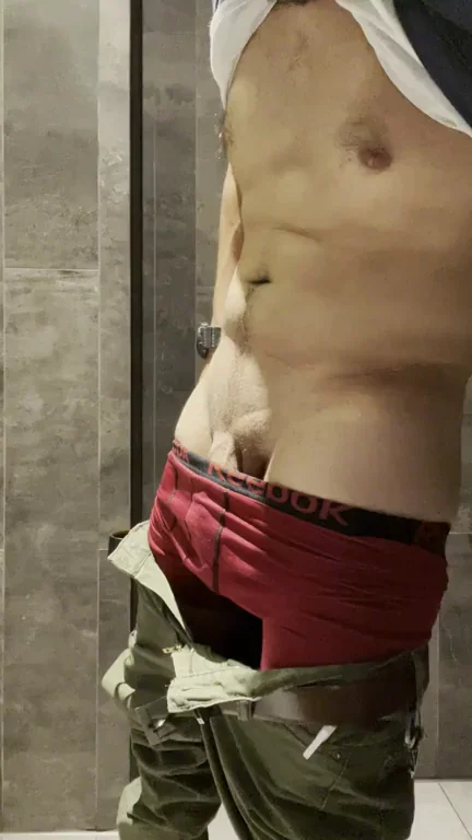 🍆 Work Slacking: Reddit Scrollin' with My Thick Cock Out & Strokin' 😈