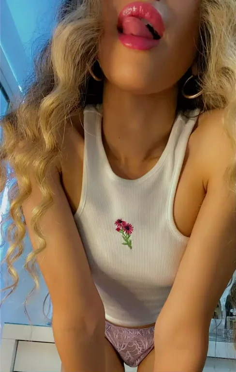 Do u like the front or back view?…..or my attitude???