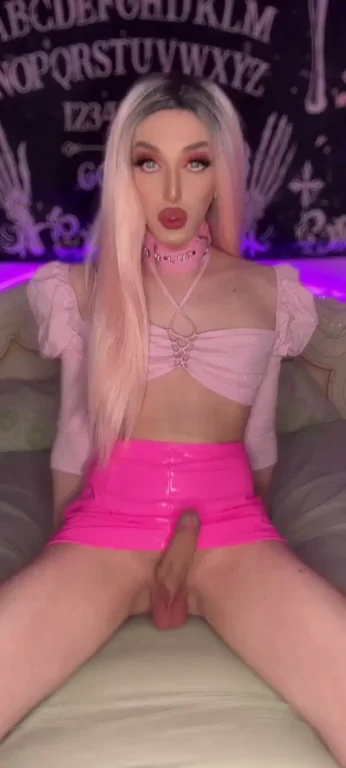 I’d love to slap your face with that dick