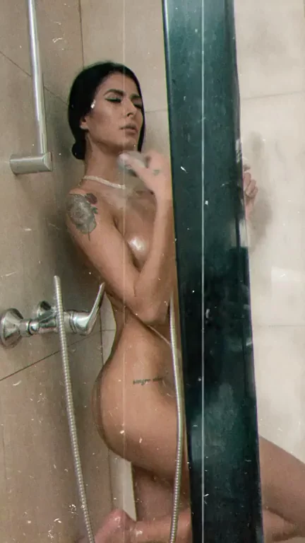 Cum On, Shower Slut Beckons Your Load 😈💦