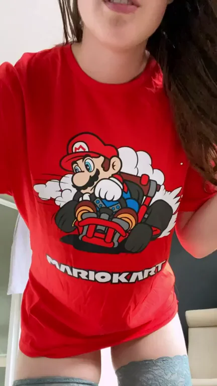 Thick Gamer Girl's Massive Titty Drop 🍒🎮