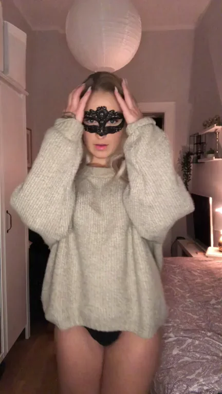 Do you like me better without mask? ?