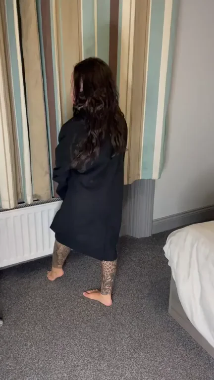 The curves hide quite well under this oversized coat