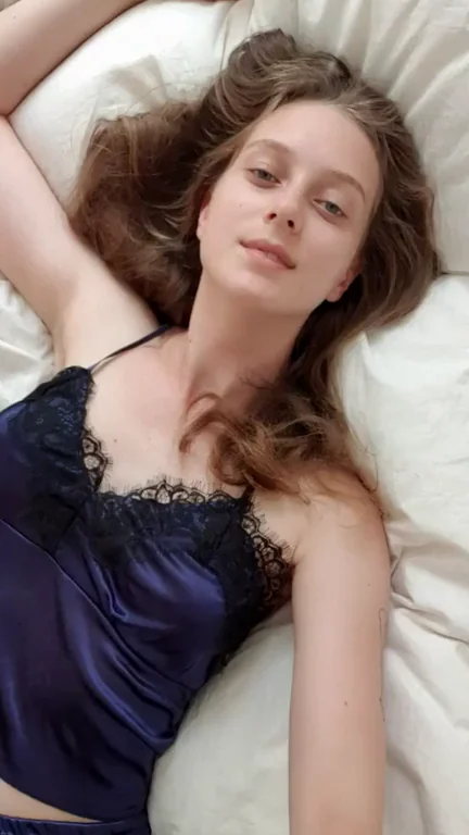 Upvote for nudes! i always send ??Ekobeth