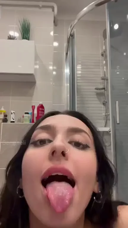 I would fuck everyone who likes petite girls like me, really