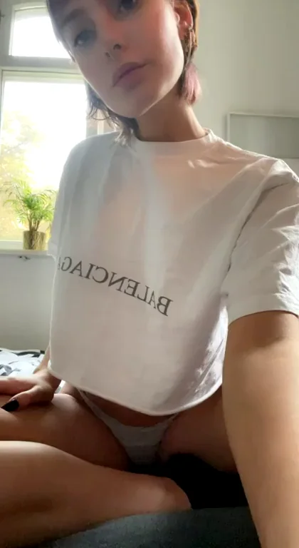 Are there any older guys who likes hanging tits?