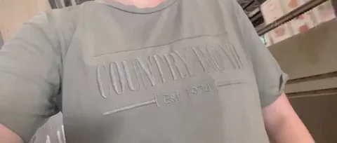 Would you honk for these mom tits?
