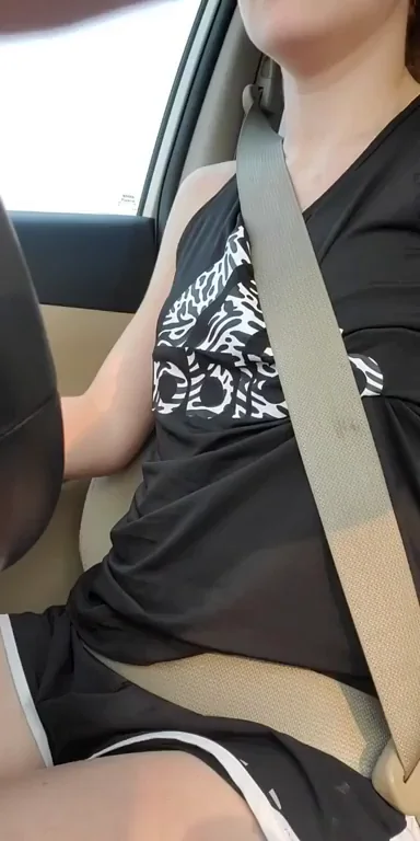 wonder if anyone saw me flashing my tits in the car