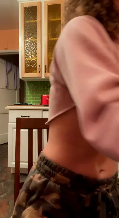 Any young gentlemen out there want to keep this lonely MILF company? I have lots of pad Thai.. [F]