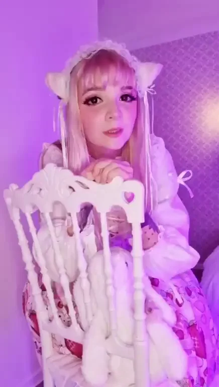 Kawaii Catgirl Serves Hot Tea & Candy Tease 🍵🍭😻