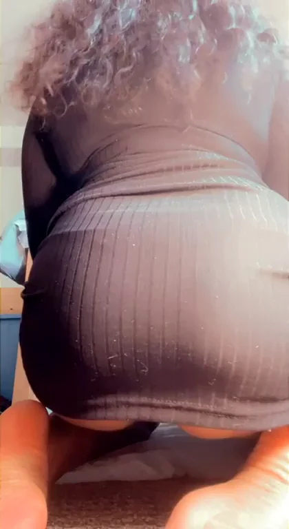 Ebony Booty Begs for Smacks: Jiggly Ass & Sole Tease