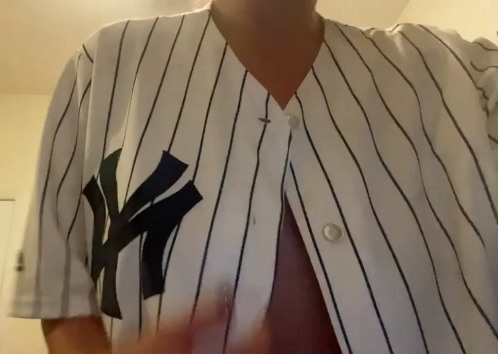 Hubby's Yankees Jersey Titty Drop & Fuck 😈⚾🍈🍈