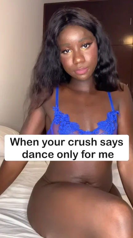 Ebony Babe Twerks Her Juicy Ass Just for You 💦🍑🔥