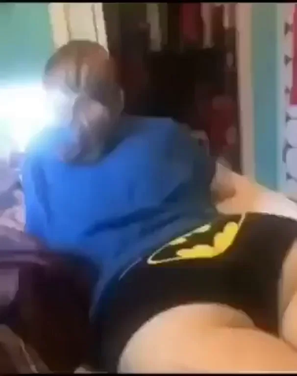 Thick Ass Babe in Batman Thong Teases 🍑🦇💦