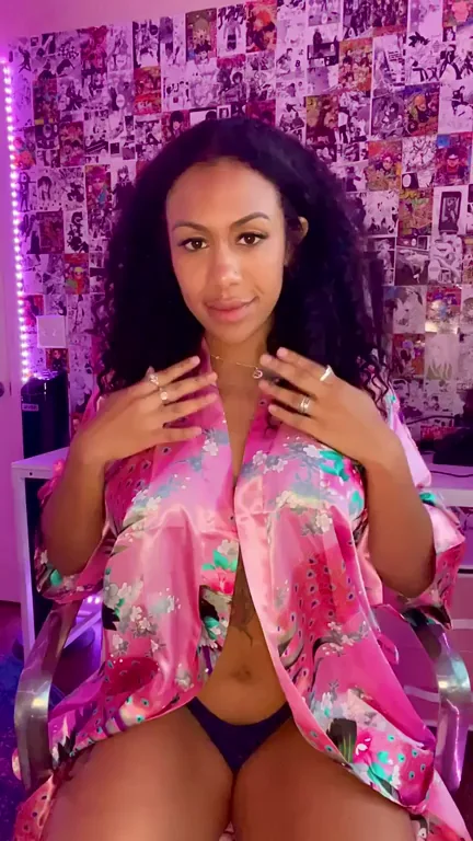 Soft Squishy Tits to Kickstart Your Horny Day 😍💦
