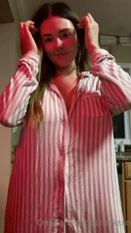Cute Slut Teases with Wide-Open PJs & Massive Cleavage 😍🍆💦