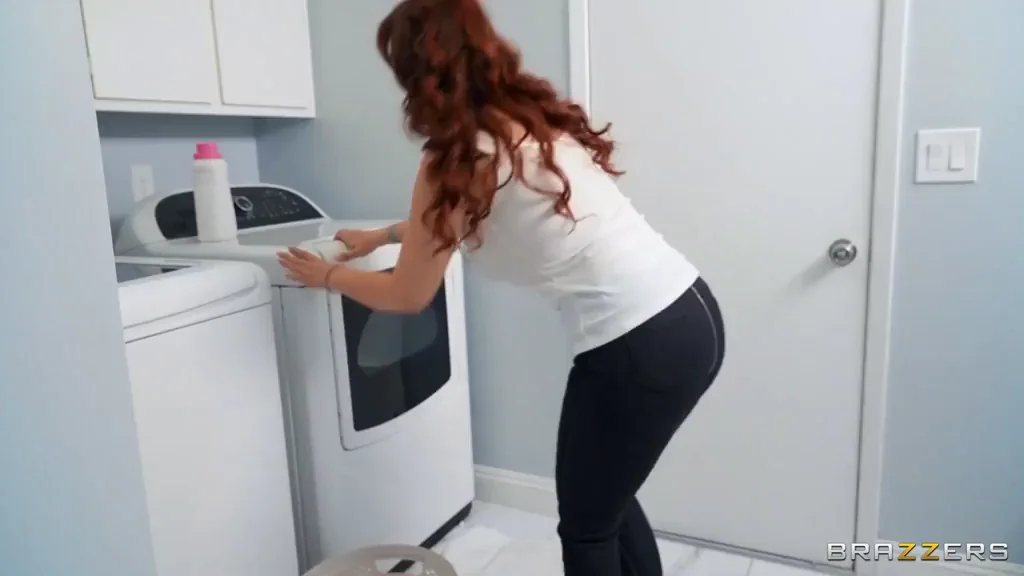 Anal Hardcore MILF Syren De Mer Porn GIF by pornotree.com