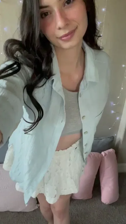 [F]irst post! What do you think of my little striptease?