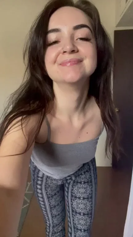Petite Slut Begs: Gimme My First Creampie? 😈💦
