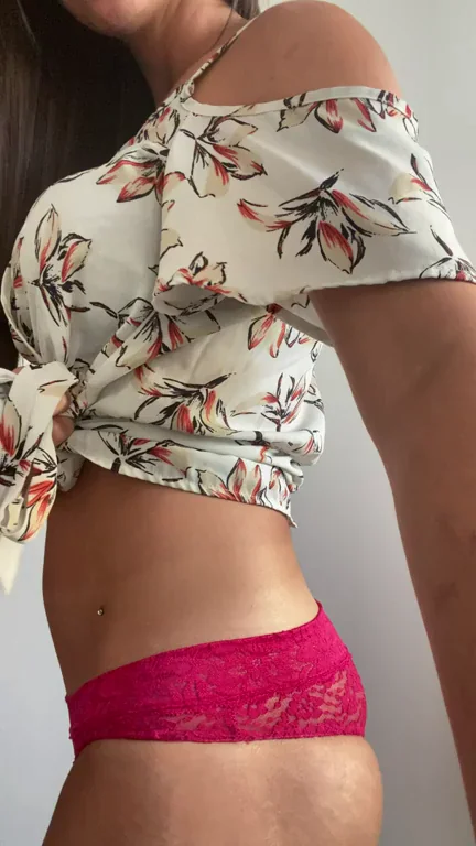 Peek My Shy Massive Booty Tease