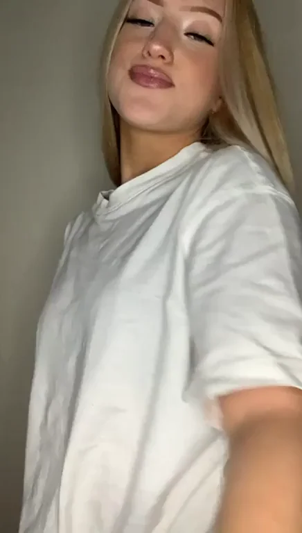Hi to the 5 horny guys who will see this ?