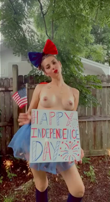 🔥 Anime MILF's Patriotic Panty Peel Tease for Independence Day! 🇺🇸💦