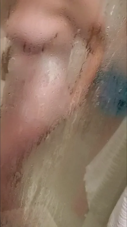 Help Scrub My Soapy Back & Front, Daddy? 🧼💦 (30+ MILF)