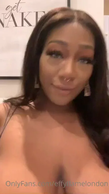 Thick Ebony Babe @MelonLondon Teases Massive Tits & Juicy Ass 🍈🍑🔥