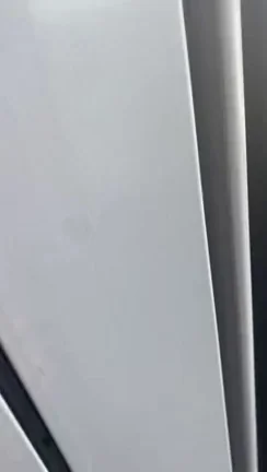 A lot of windows are looking at me when I film on the terrace (f)
