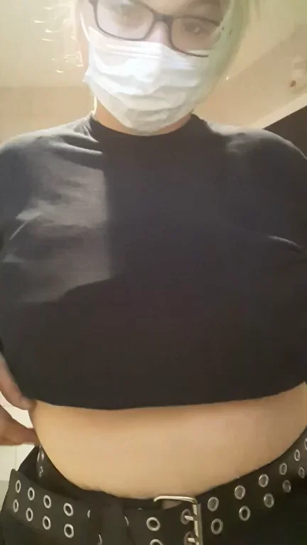 A nice titty drop for everyone ~