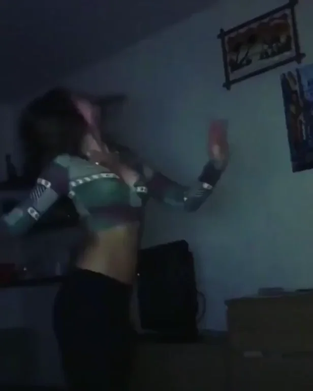 🔥 Perky Tit Slut Flaunts Her Sexy Tummy Tease 😈