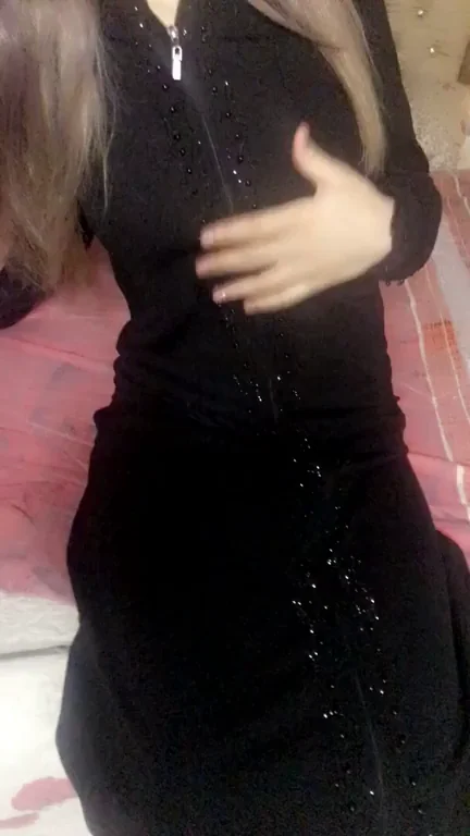 Help Me Peel Off My Abaya, Habibi? 🔥🫦 [Arab Tease]
