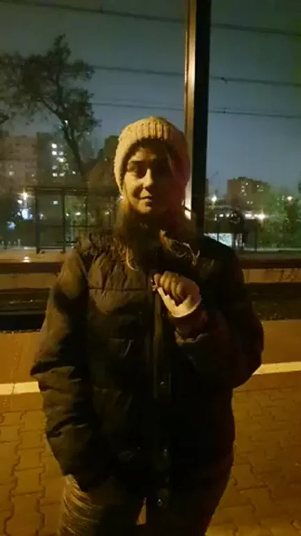 Tram Stop Slut Flashes Massive Jugs (Cukierkowa Zgrywuska)
