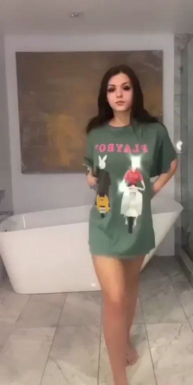 🔥 Should This Slutty TikTok Babe Drop More Nude Teases? 😈