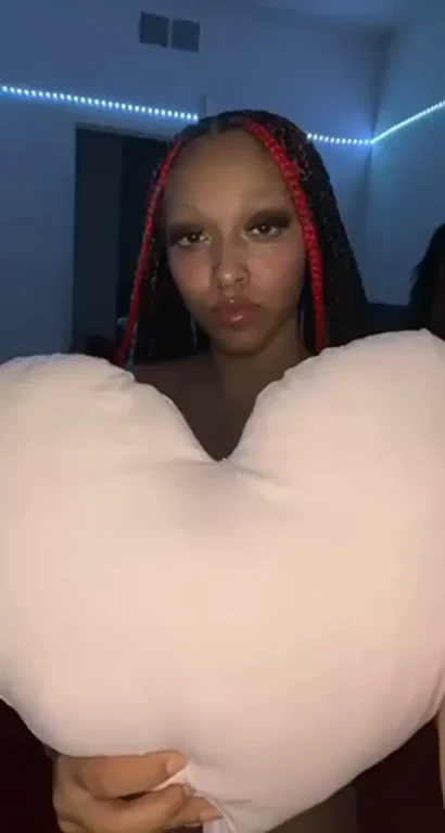 Huge Cum Blast Between Her Massive Tits 💦🍈🍈