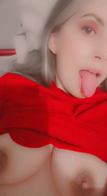 Your queen of sexting is back on this lonely night! Who's want's to join me?[F]