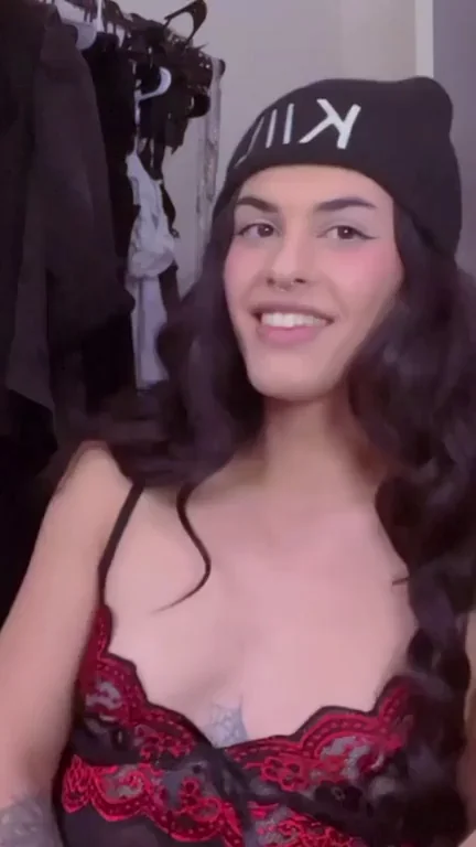 can you please feed me ur cock now? ?