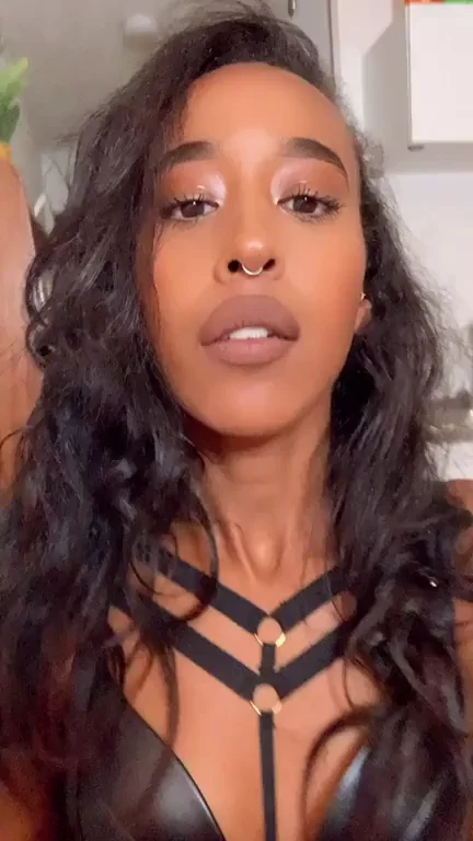 Anyone in here interested in fucking a petite ebony?