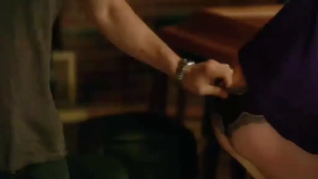 Who wanna spank her like that? What would we do if there's no HBO and hot actresses likeMary-Louise Parker...