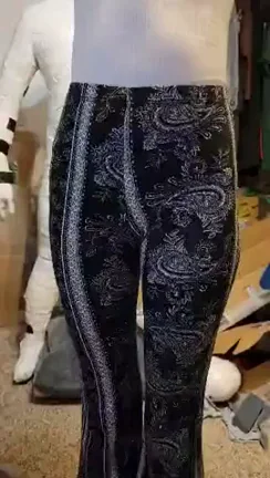 🍑 Customers Obsessed with My Juicy Ass in These Tight Pants! 🔥